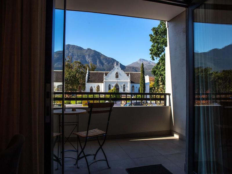 Le Petit Manoir Boutique Hotel Franschhoek image