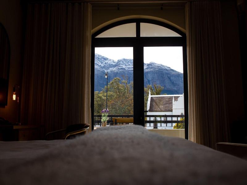 Le Petit Manoir Boutique Hotel Franschhoek image