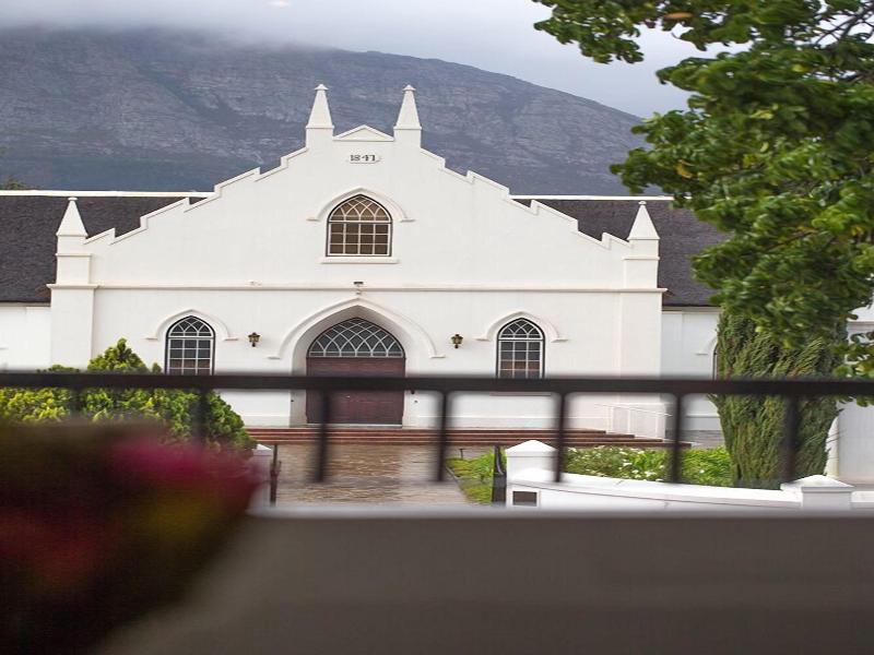 Le Petit Manoir Boutique Hotel Franschhoek image