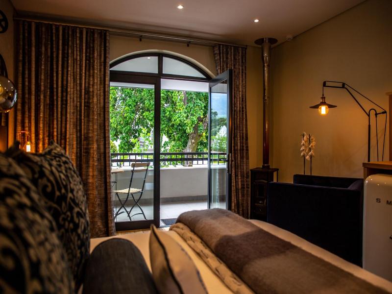 Le Petit Manoir Boutique Hotel Franschhoek image