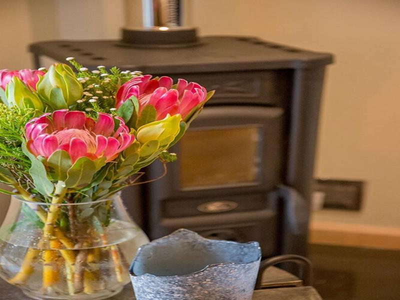 Le Petit Manoir Boutique Hotel Franschhoek image