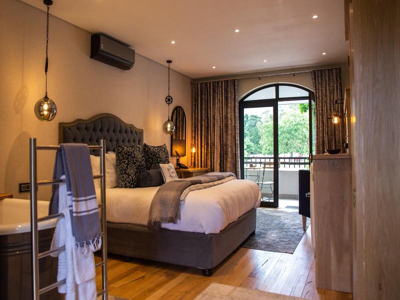 Le Petit Manoir Boutique Hotel Franschhoek image