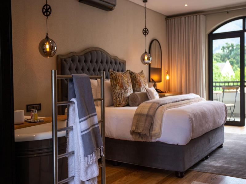 Le Petit Manoir Boutique Hotel Franschhoek image