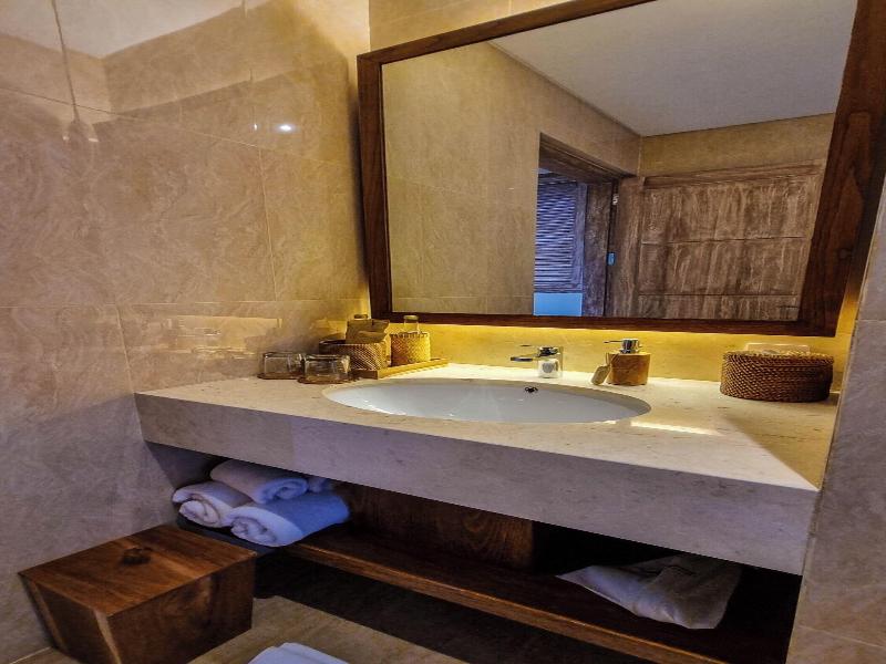 Kahayana Suites image