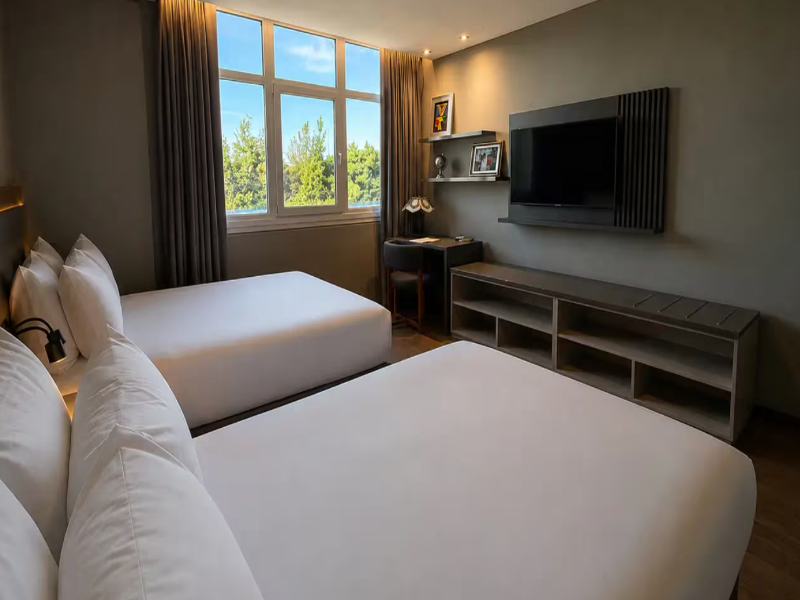 Radisson Red Funes image
