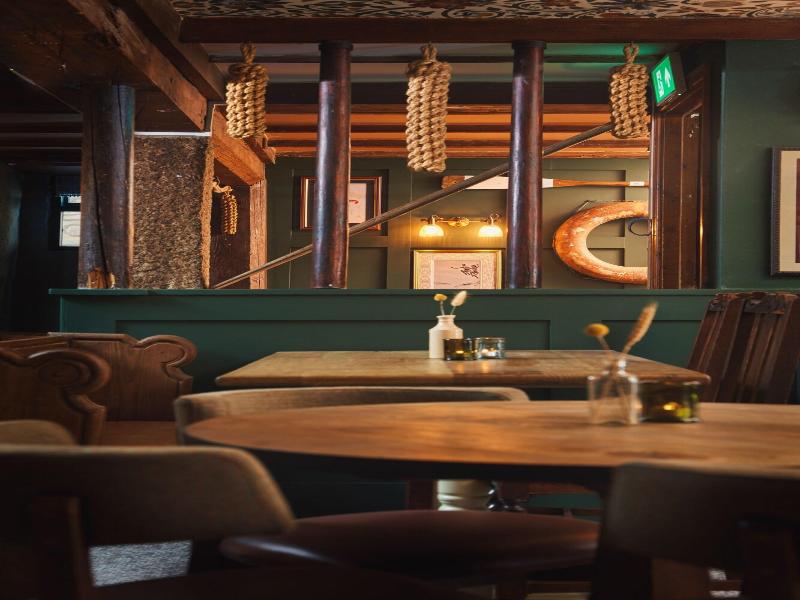 Wellington Hotel image