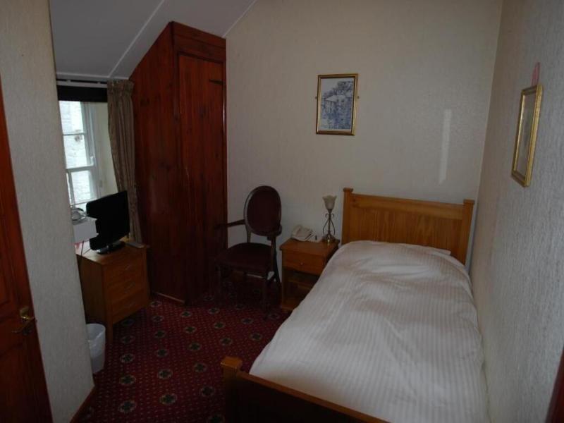 Wellington Hotel image