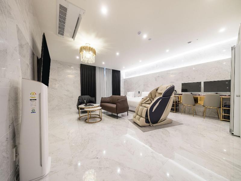 Hotel Four Star image
