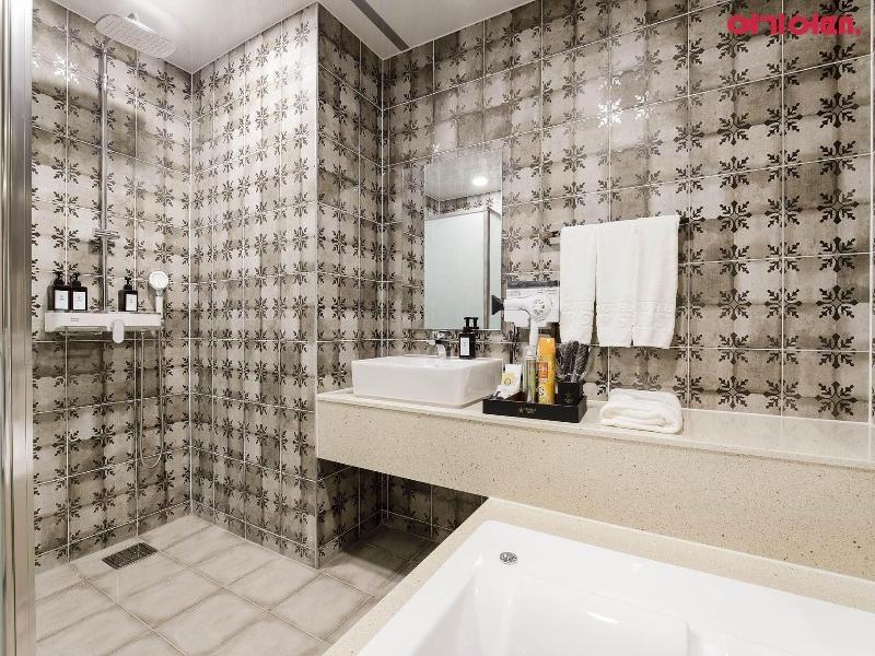 Hotel Four Star image