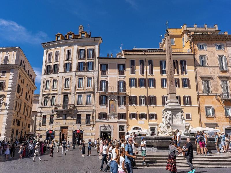 Madonna Del Pantheon image