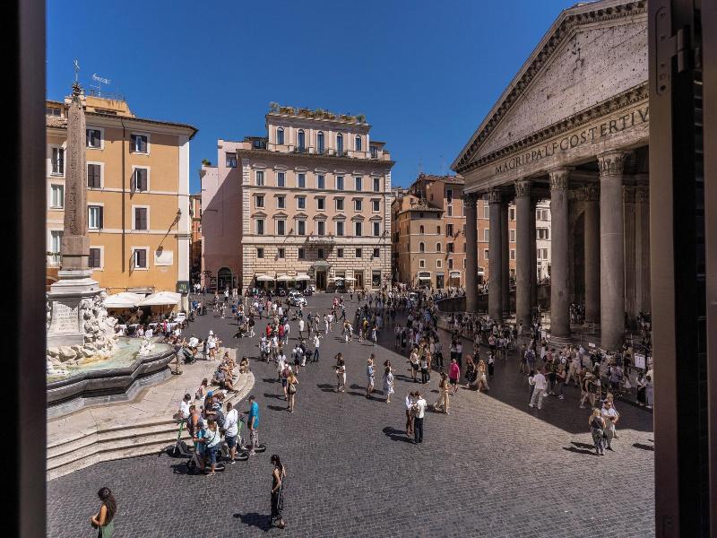 Madonna Del Pantheon image