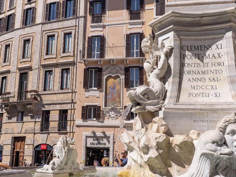 Madonna Del Pantheon image