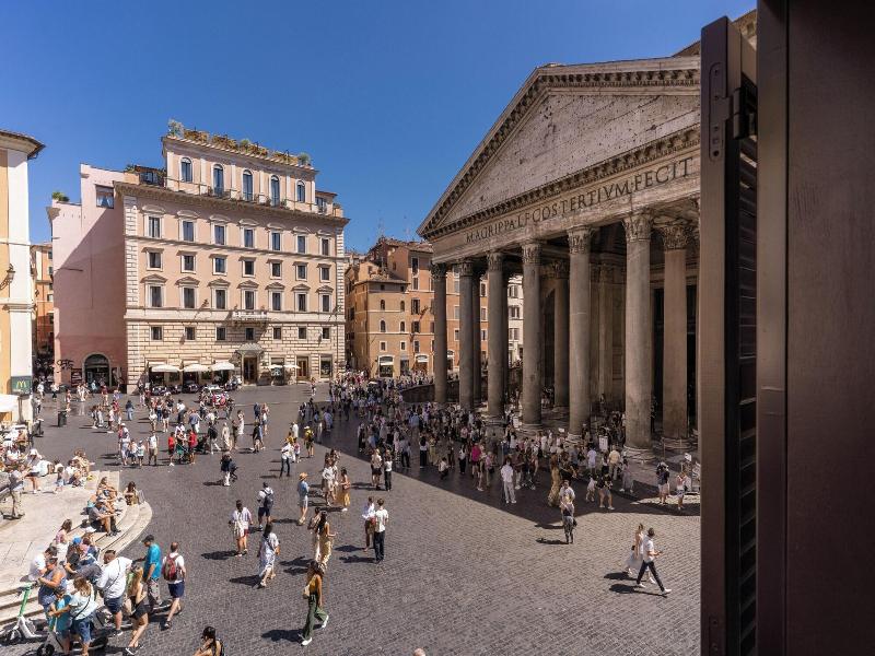 Madonna Del Pantheon image