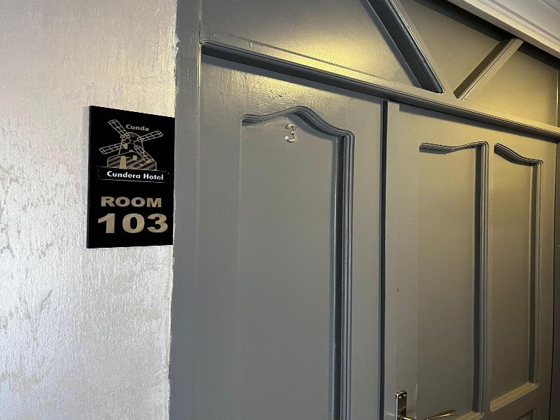 Cundera Hotel