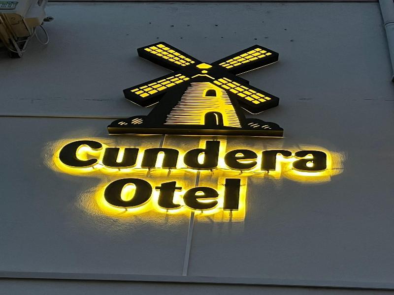 Cundera Hotel