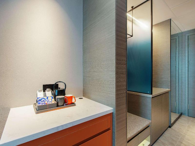 Novotel Dalian Zhongshan Square image