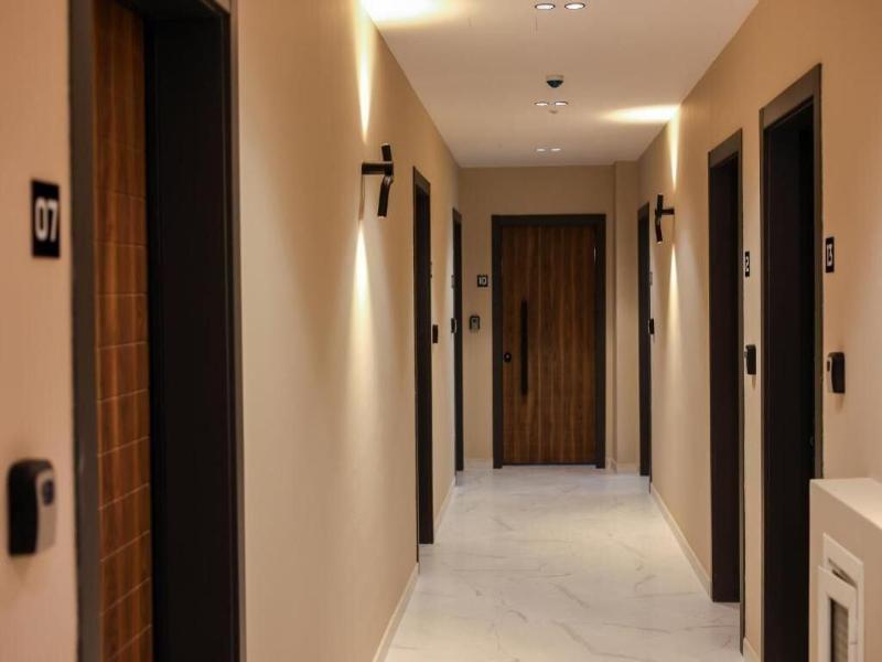 Blue Studios By Comfort Suites image