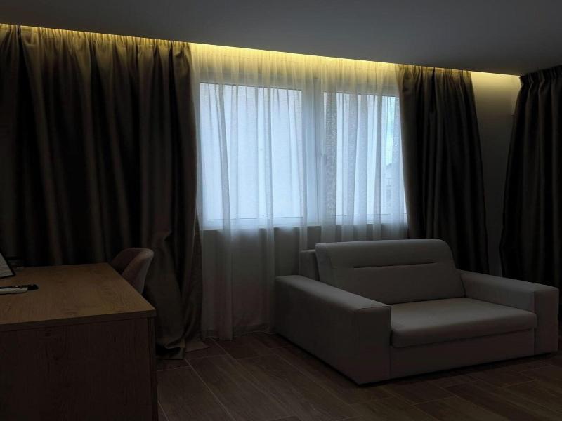Blue Studios By Comfort Suites image