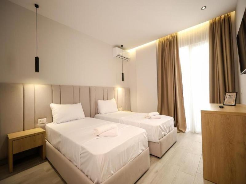 Blue Studios By Comfort Suites image