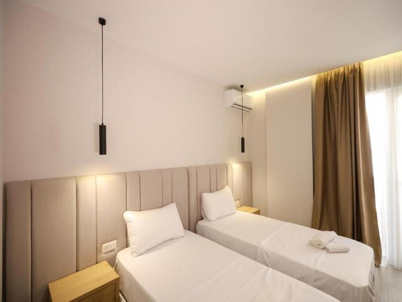 Blue Studios By Comfort Suites image