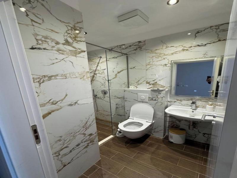 Blue Studios By Comfort Suites image