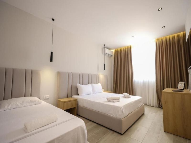 Blue Studios By Comfort Suites image