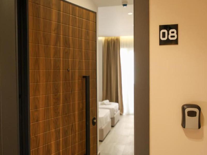Blue Studios By Comfort Suites image