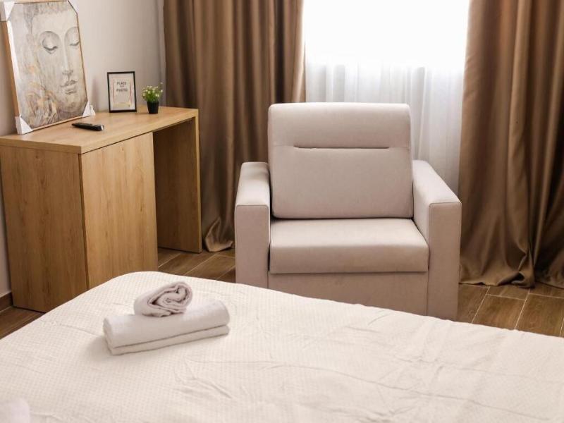 Blue Studios By Comfort Suites image