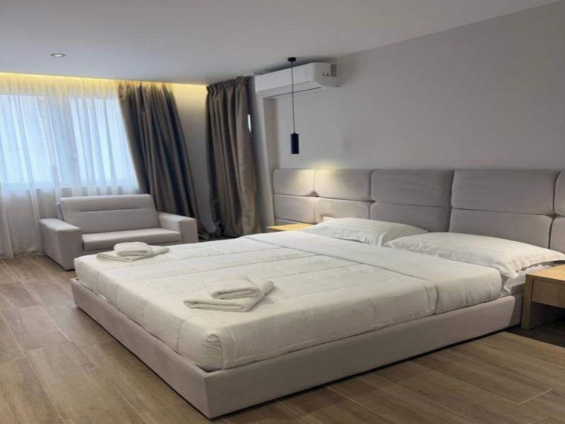 Blue Studios By Comfort Suites image
