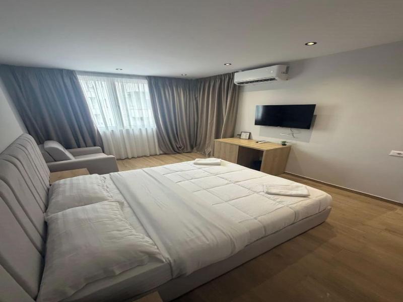 Blue Studios By Comfort Suites image