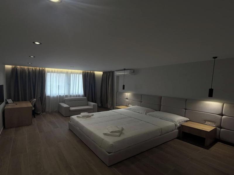 Blue Studios By Comfort Suites image