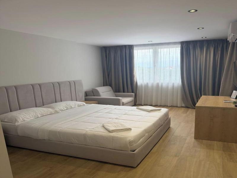 Blue Studios By Comfort Suites image