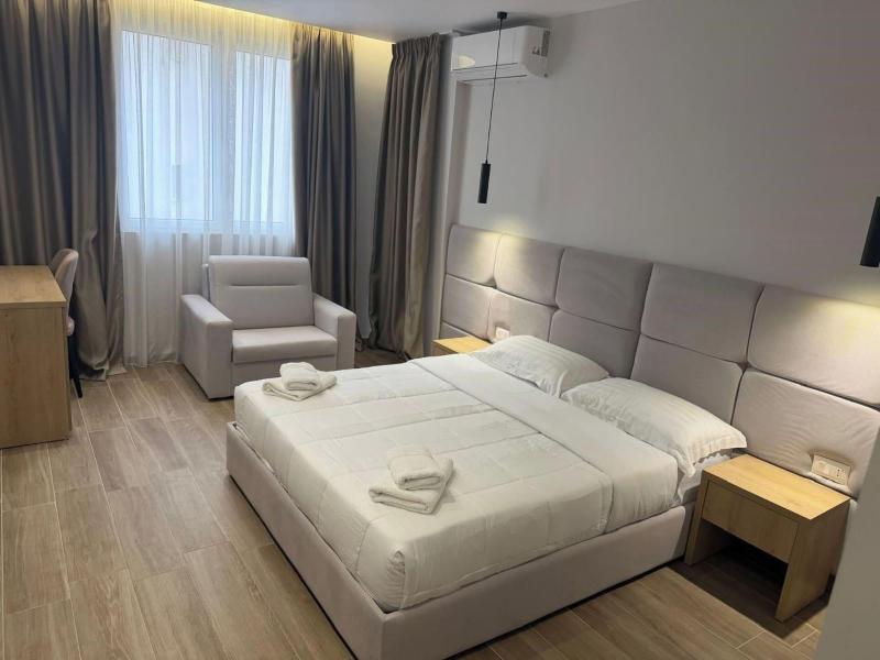 Blue Studios By Comfort Suites image