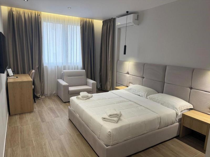 Blue Studios By Comfort Suites image