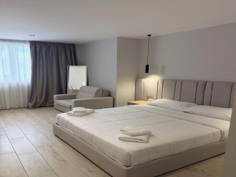 Blue Studios By Comfort Suites image