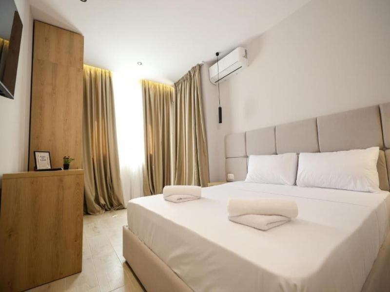 Blue Studios By Comfort Suites image