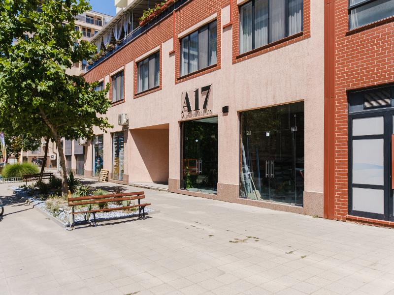 A17 Suites image