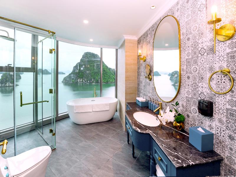 Centara Hotel & Residences Van Don image