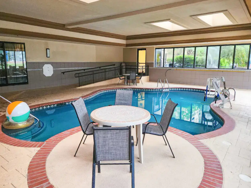 Country Inn & Suites By Radisson Tyler University image