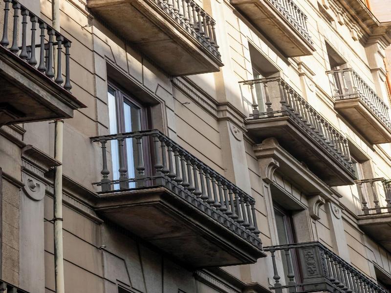 Colectia Stays Pau Claris image