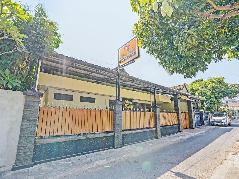 Oyo Life 92785 Wisma Trubus Syariah
