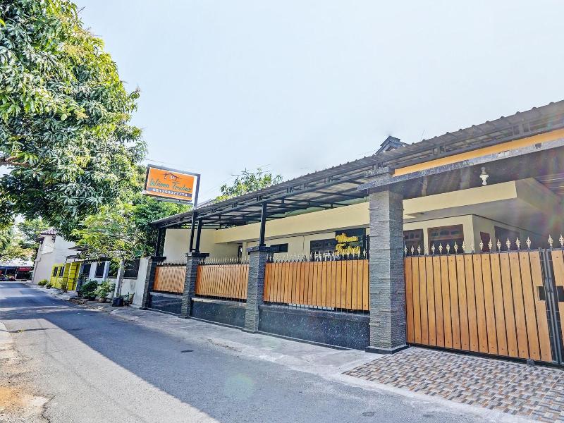 Oyo Life 92785 Wisma Trubus Syariah