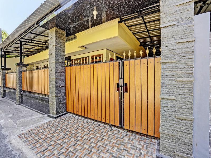 Oyo Life 92785 Wisma Trubus Syariah