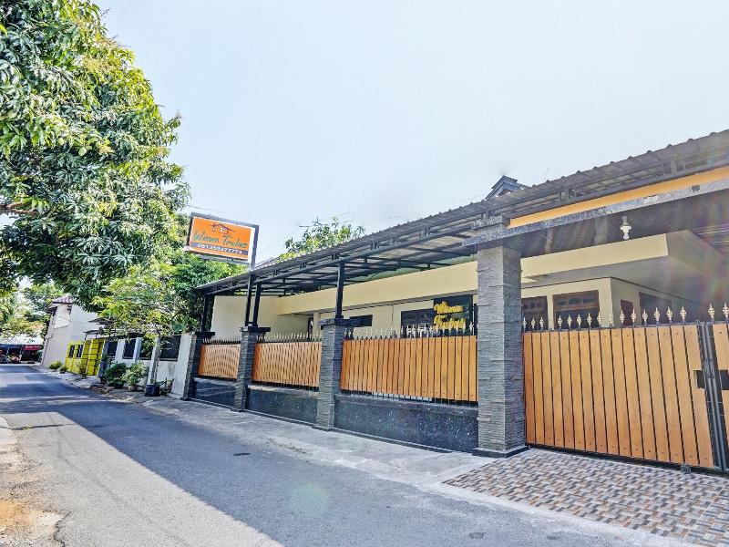 Oyo Life 92785 Wisma Trubus Syariah
