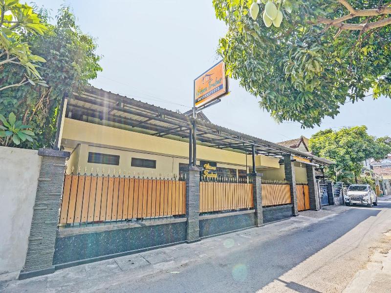 Oyo Life 92785 Wisma Trubus Syariah