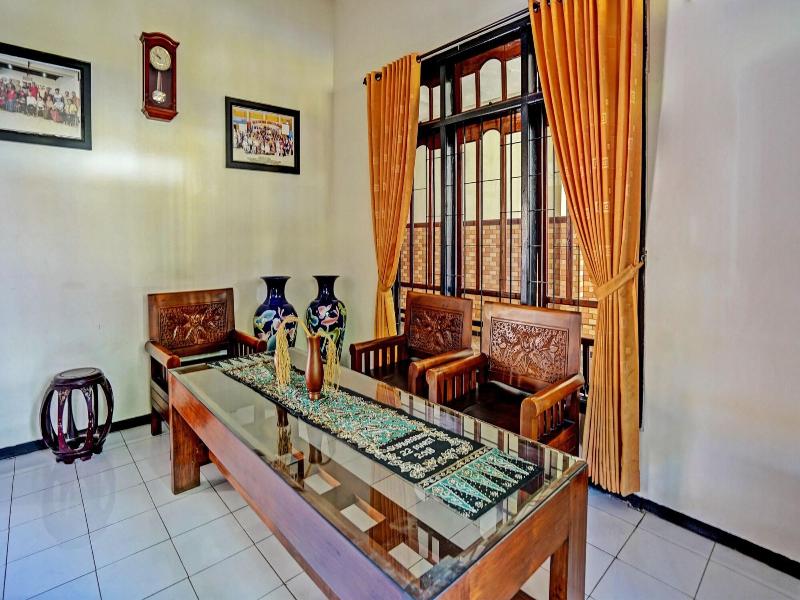 Oyo Life 92785 Wisma Trubus Syariah