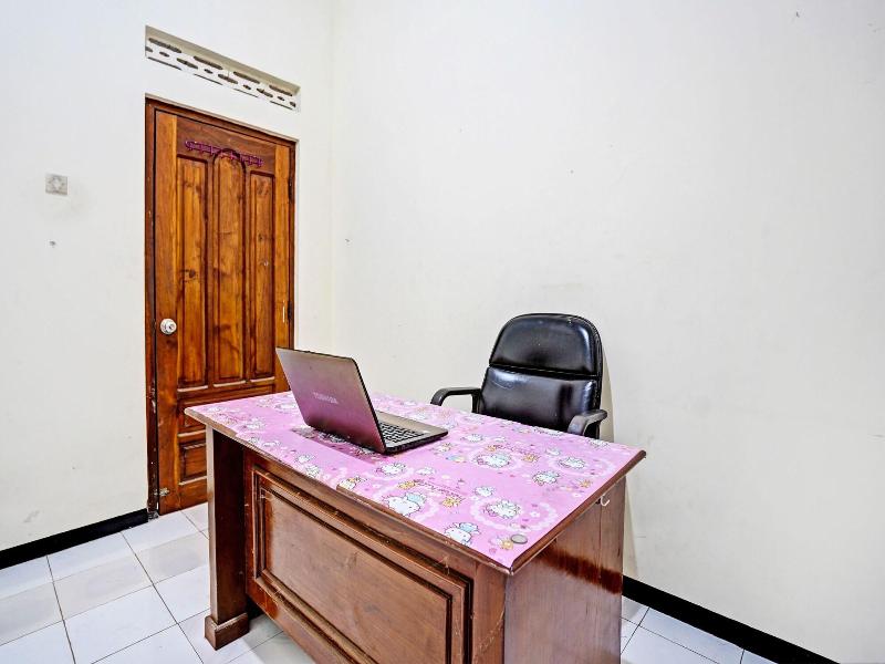 Oyo Life 92785 Wisma Trubus Syariah