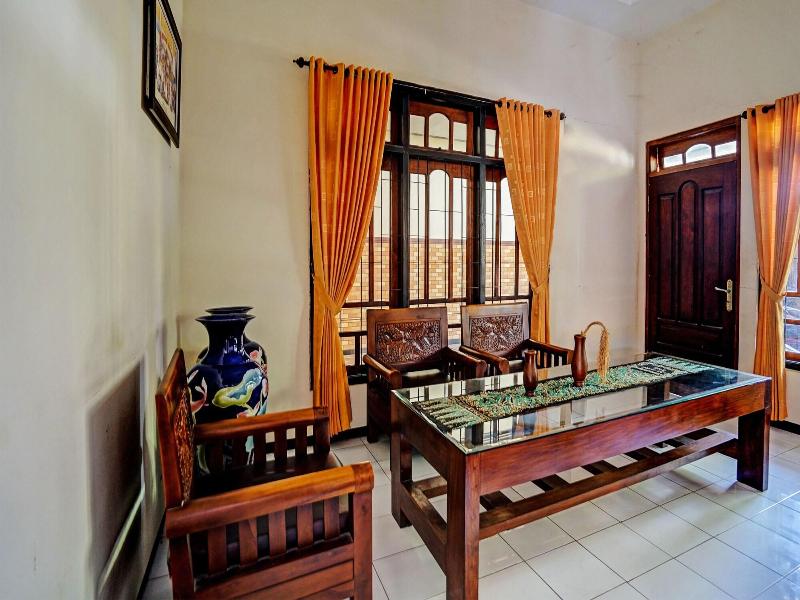 Oyo Life 92785 Wisma Trubus Syariah