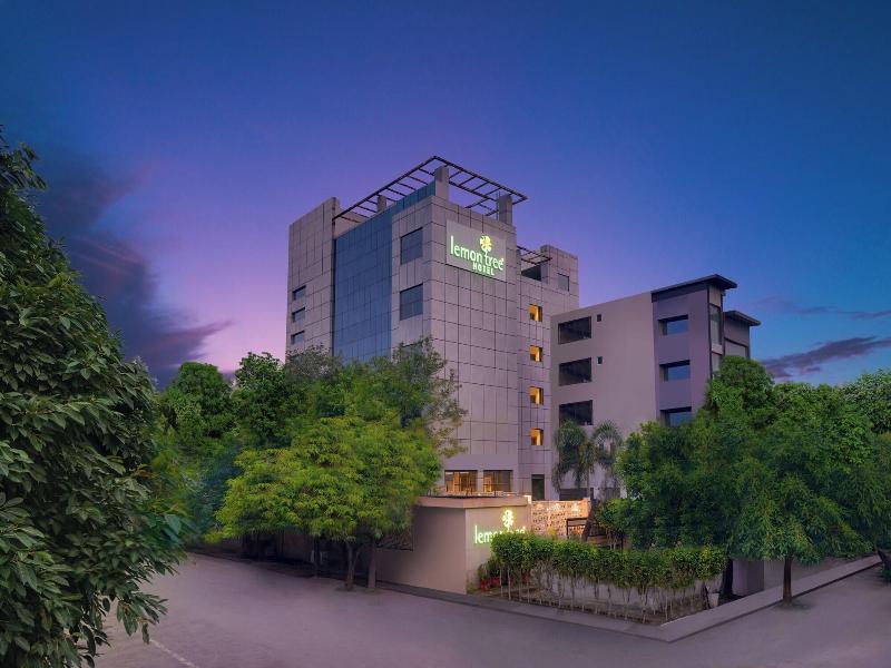 Lemon Tree Hotel Noida image