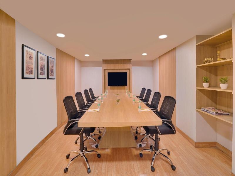 Lemon Tree Hotel Noida image